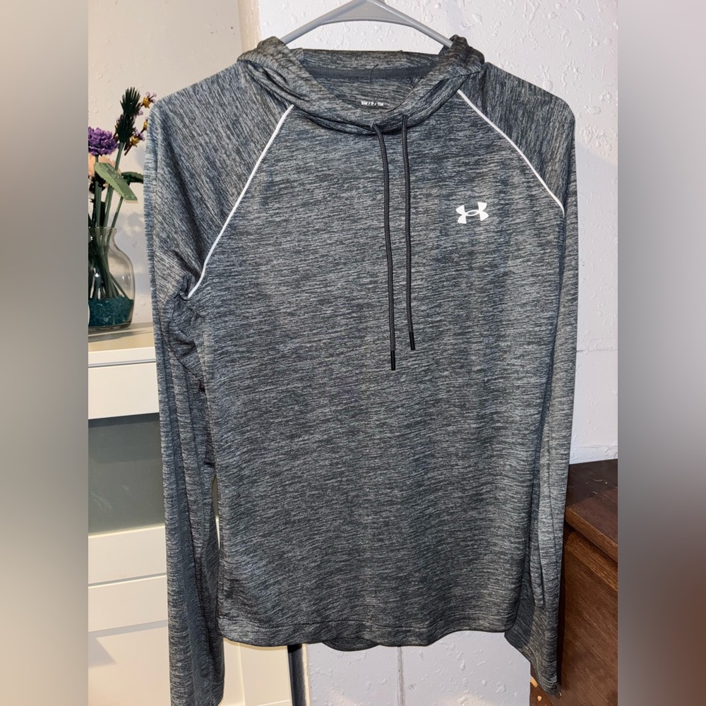 Under Armor Lightweight Gray Top Small Running - image 1